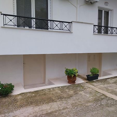 Nav Apart, Salamina Paloukia Ngoại thất bức ảnh